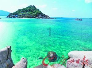 自治县第十七届人大常委会第二十次会议召开